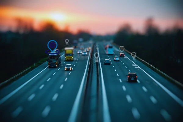 Real-time fleet tracking system on digital dashboard